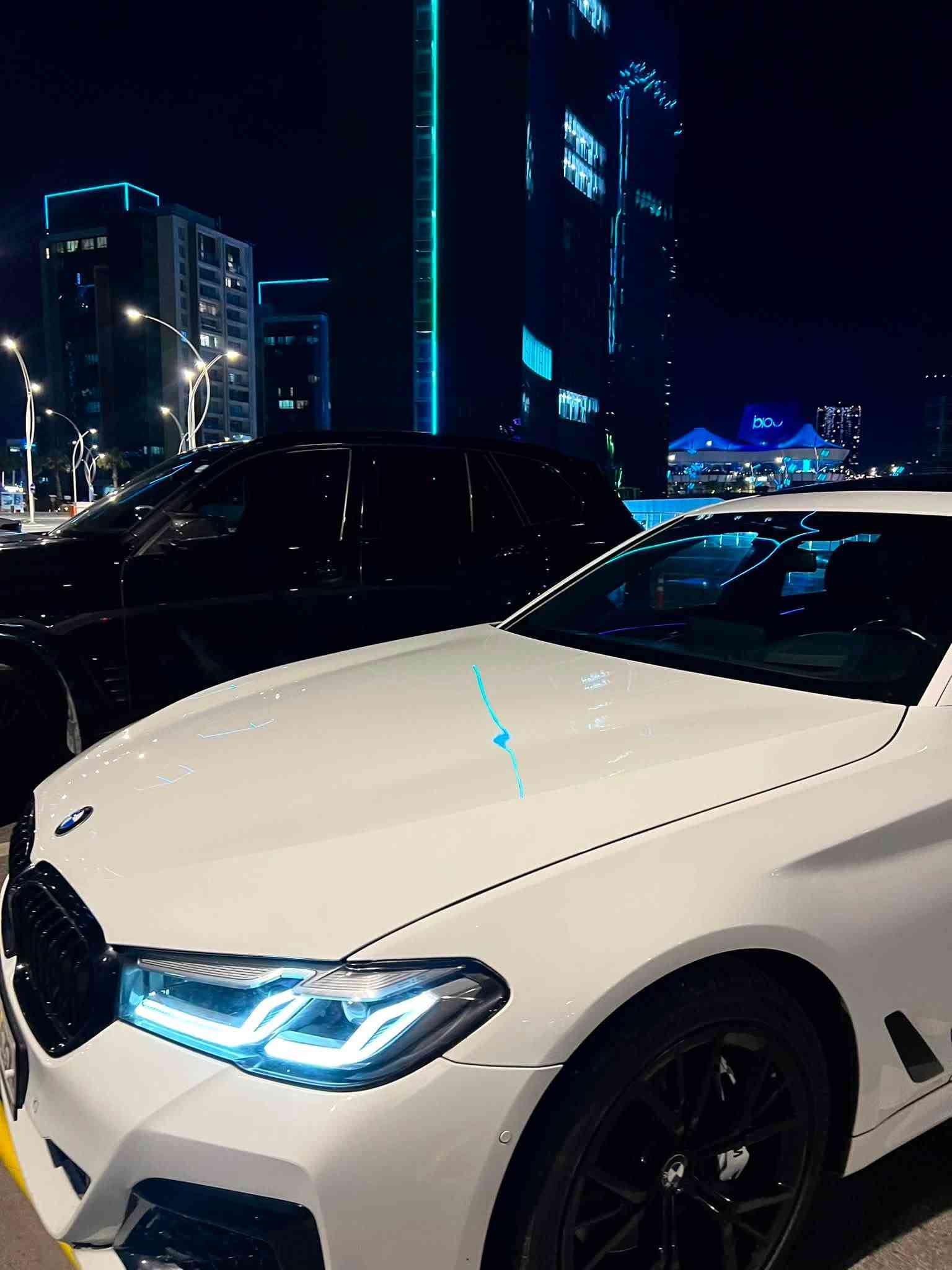 BMW2022 530i
X drive Mبلادي 
فول داتو شو 
سلايد ويلات M
ستيرن دوسات شاشه كله مختم M
شاشه كبيره اشاره باليد
لايتات متحركه 
صندوق كهرباء 
سماعت هارمن كاردون 
كشنات ٧٠٠ جلد 
ماشيه كلش قليل ٣٣ الف 
سياره بيه ٣ قطع صبغ قطعتين بلادي شركه تبديل 
شرط اي دواخل ماكو شاصي لغد كله مكفول بدون داخل
مكان سياره اربيل للاتصال *********** سعر ٢٨٠
