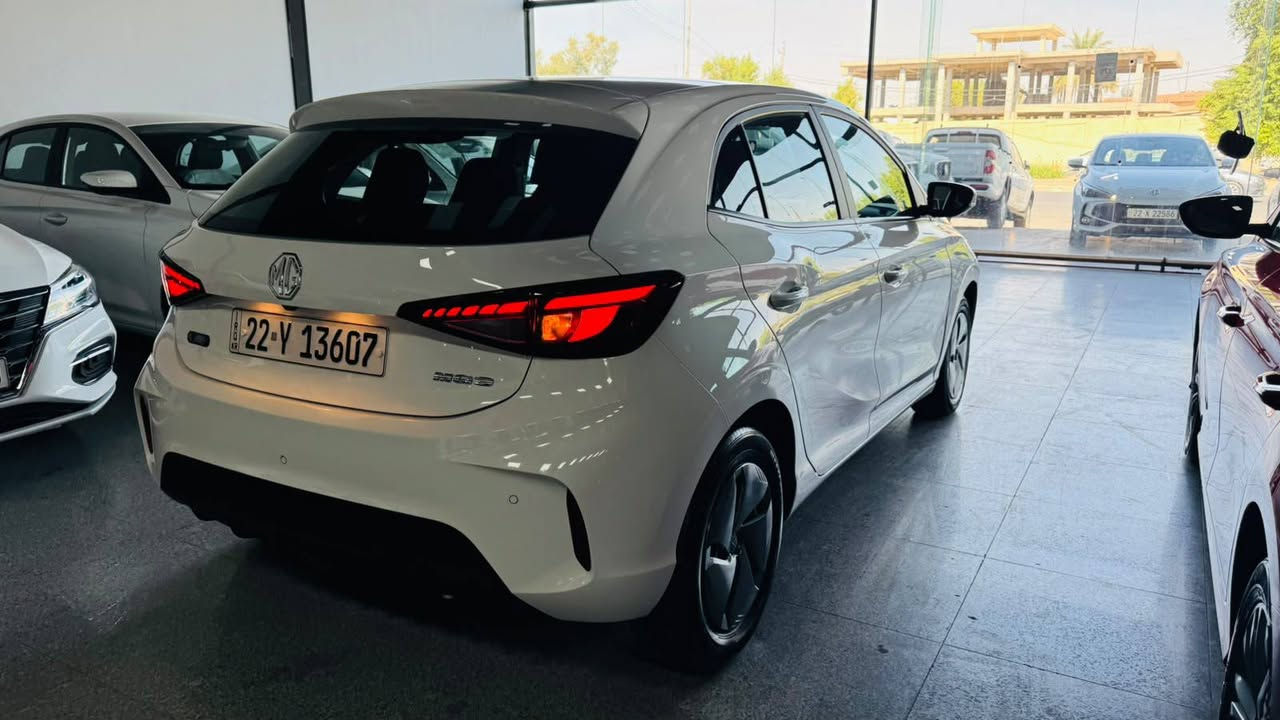 MG 3
2025
***********
***********
ته نها 28 هه زار رؤيشتووه 
كه مترين نرخ 💰💰💰💰 
ربع بؤنيت بؤياغ بئ ژورئ 
چامرلغ امامي سكن بؤياغ 
دوو شوين بچوك PDR 
مواصفات شاشه گه وره 
گيچ الكترونى 
كاميرا 
حساس دعامى دواوه 
سوكان ڤوليوم 
لايت ليد و زينون 
بگ لايت ليد 
بلاجكتور 
ئاوينه إشاره ت 
USB 
Apple car play ⏯️ 
Auto Android
