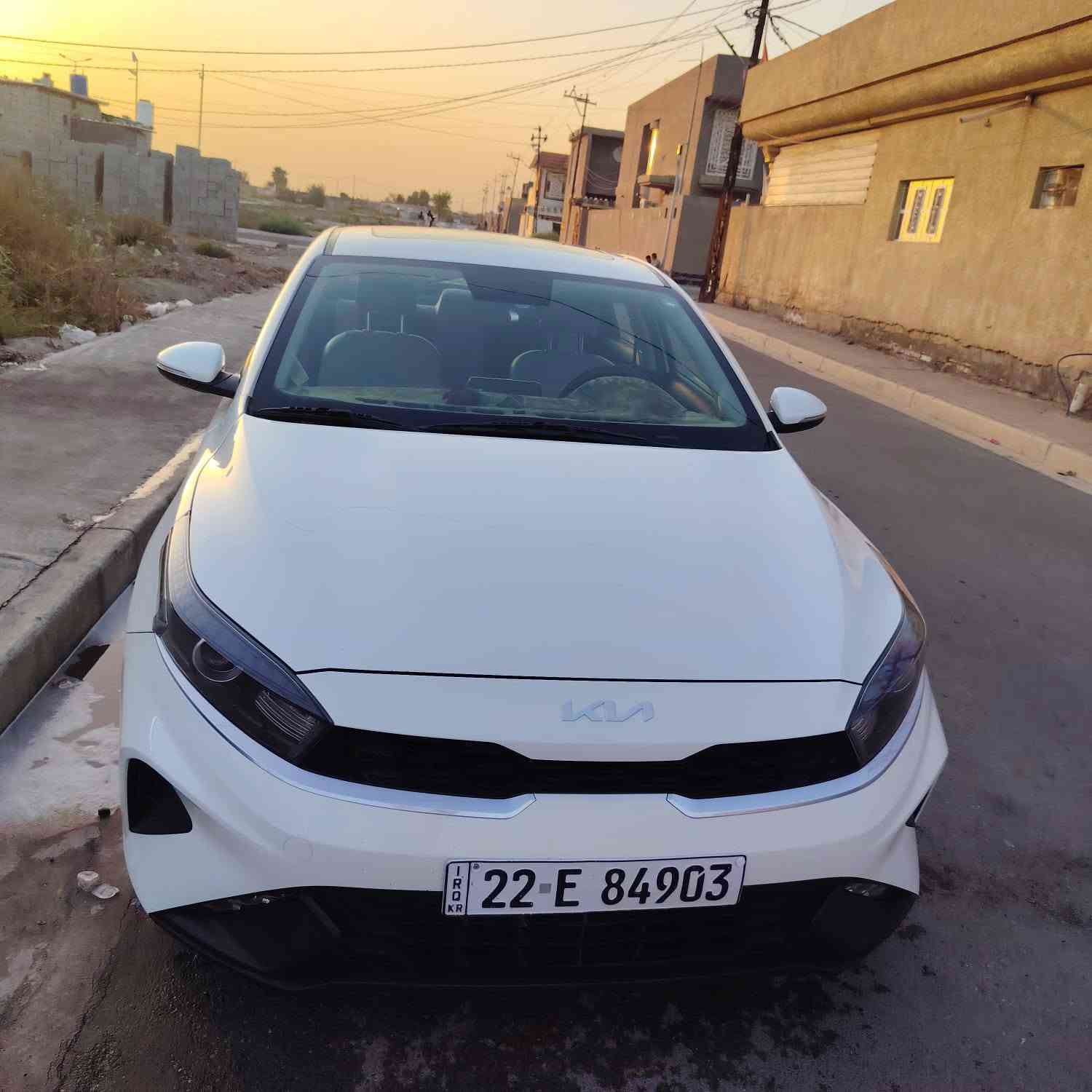 سيراتو خليجي موديل ٢٣ ماشية ٤٠ الف حقيقي اني صاحب مطعم أو مامستخدمة بيها بارد بسيط سيارة جديدة حيل  سيارة فول مواصفات فتحة مكينة ٢٠٠٠ تحكمات مكانها واسط الصويرة السعر المطلوب ١٨٠ لتواصل ***********
