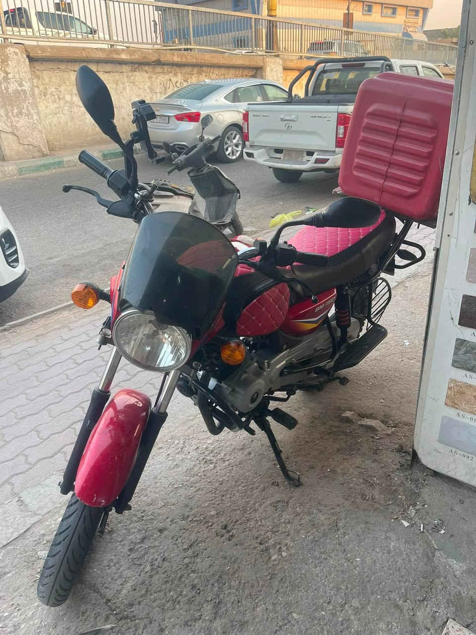 السلام عليكم بوكسر للبيع مرقمه مديل ١٩مداور ثاني يوم السماوه شارع الجسر***********
