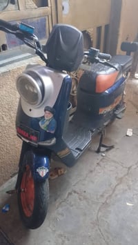 R11 • نضيفة • بطارياتها تعبانات