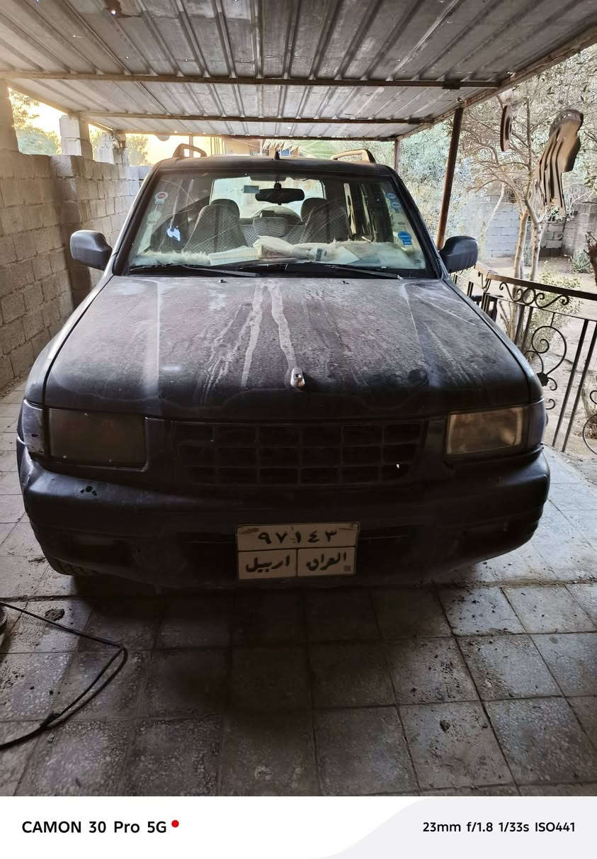 السلام عليكم أوبل مونتيره موديل ٢٠٠٠ محرك سته تدفه تبريد شغال السيارة ابلاديه وارد ياباني  رقم اربيل السياره كامله بس صدرهه نص عمر السعر ٦٥   العنوان بغداد  ***********

نص مكتوب في الصور:
- CAMON 30 Pro 5G
- 23mm f/1.8 1/50s ISO249
- 23mm f/1.8 1/50s ISO328
- 23mm f/1.8 1/50s ISO304
- CAMON 30 Pro 5G 23mm f/1.8 1/33s ISO441
