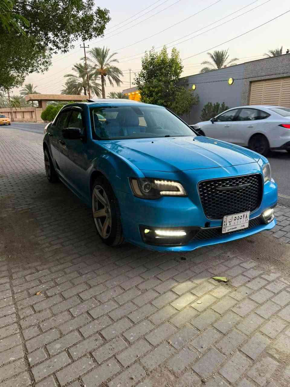 السلام عليكم 
كرايسلر اوباما S
موديل 2016
فول للاخير 1/1 تو ويل دفع خلفي 
محرك 6 سلندر 3600 
حادثها جاملغ خلفي مصبوغه عام تغيير لون 
مكفوله من الگلبه والگص والغرق 
رقم بغداد تحويل مباشر 
 
مكانها بغداد الاعظميه
*********** بغداد, العراق
