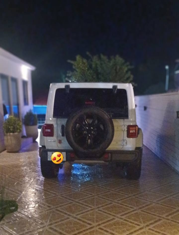جيب رانكلر صحارا 4xe ٢٠٢٤ رقم بغداد مكان السيارة بغداد  حادث جانبي بسيط بداية الجاملغ ونهاية الباب الخلفي للاستفسار ***********
