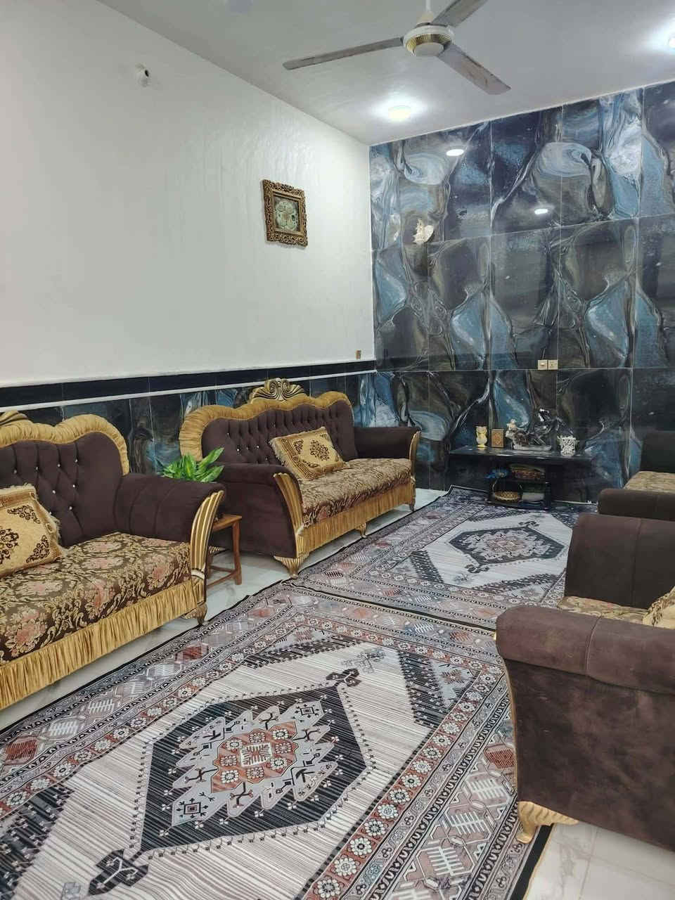 #دار_للــبـيــع 🏠 حي النهضة الثالثه مطلوب اسكان 45 مليون  (طابو صرف)
على شارع تبليط قرب مدرسة الخلاني 
المواصفات الأساسية:
المساحة: 136متر مربع.
عدد الطوابق: طابق واحد (بناء جديد حديث كونكريت مسلح).🏗️ 
التفاصيل والتقسيم الداخلي:
الواجهة ٧ ونص  النزال 18↔️ 
الطابق الأول:

غرفة استقبال كبيرة.

صالة + مطبخ.  ♨️ 

غرف نوم (عدد 1).

مجموعات صحية (داخلية وخارجية).🛁 

——————————————-
#متابعة_الصفحة
#نستقبل_جميع_عروضكم
———————————————————
🔺#للاستفسار الاتصال ع الارقام
  

 
***********‬‏📲 

  او مراسله واتساب +964 770 986 0830 📲  

او زيارة مكتبنا متواجدين 3 الظهر إلى 8 مساء 
🔺مكتب نعيم البديري للاستثمار والتطوير العقاري 
🔺العنوان:-حي  النهضة مقابل جامع شاكر هندس
