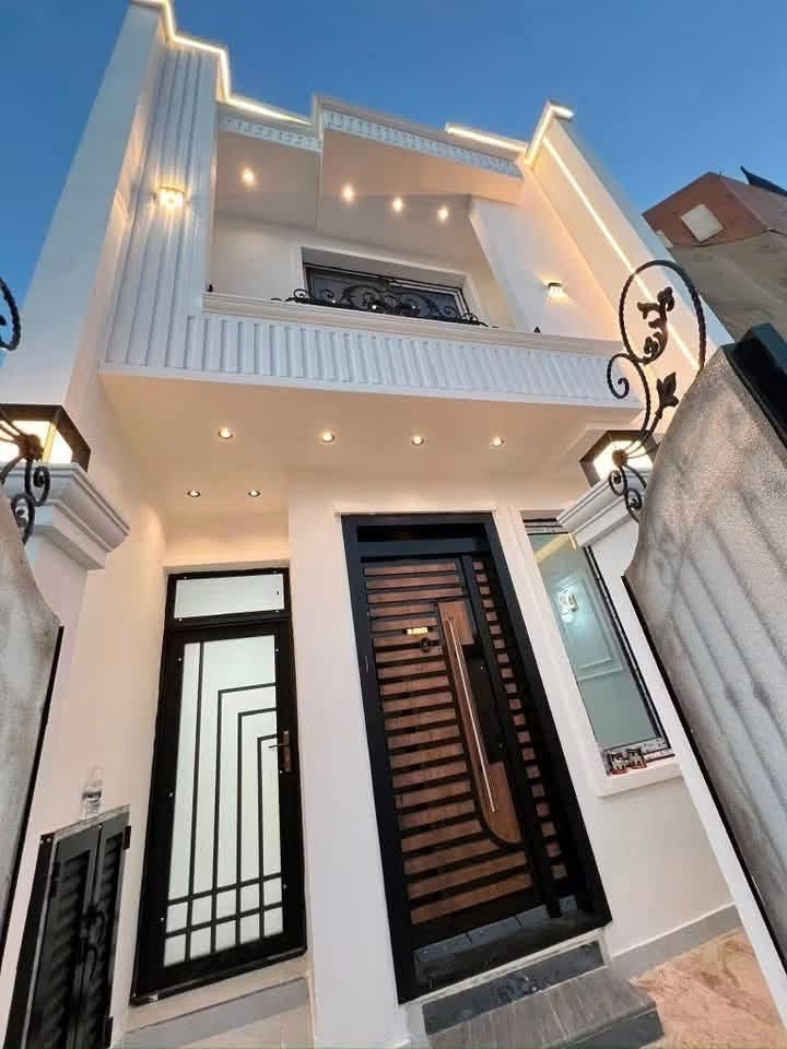 ‏100 متر للبيع🏠🙋‍♂️

‏حي الجهاد مربع الأمانة خلف كاتب عدل📍

‏الموقع مميز🤌🤌

‏مقابل الدار سياج فقط مال مدرسة

‏عرض الشارع 12 متر جدا هاديء🤩

‏البناء حديث غير مسكون

‏يحتوي الدار على👇

‏مدخلين صالة + مطبخ + مطبخ حار

‏+ حمام وغرفة نوم في الطابق الأرضي

‏الطابق الثاني👇

‏يحتوي على غرفتين نوم + حمام

‏*********** ☎️
