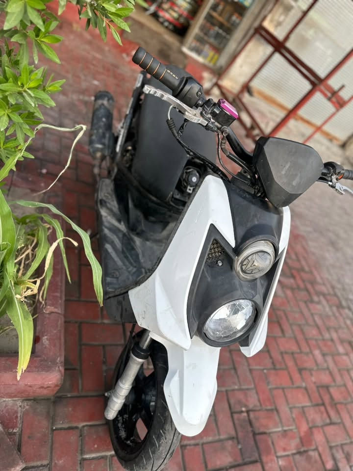 سلام عليكم 
للبيع سكنس جبلي
ستيرن رياضي تاير خلفي جلاتين 
صالنصه رياضيه 
مكينه اول فتحه 
ب550 وبيهه مجال حك الجيه 

*********** 
بغداد الحريه
