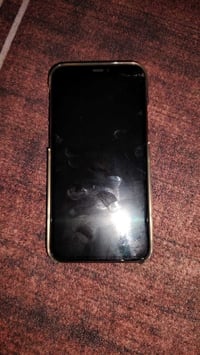 ايفون 11 برو لبيع ذاكره 256 بطاريه 100 نضيف كلشي مابي لا شخط لا شي مجر...
