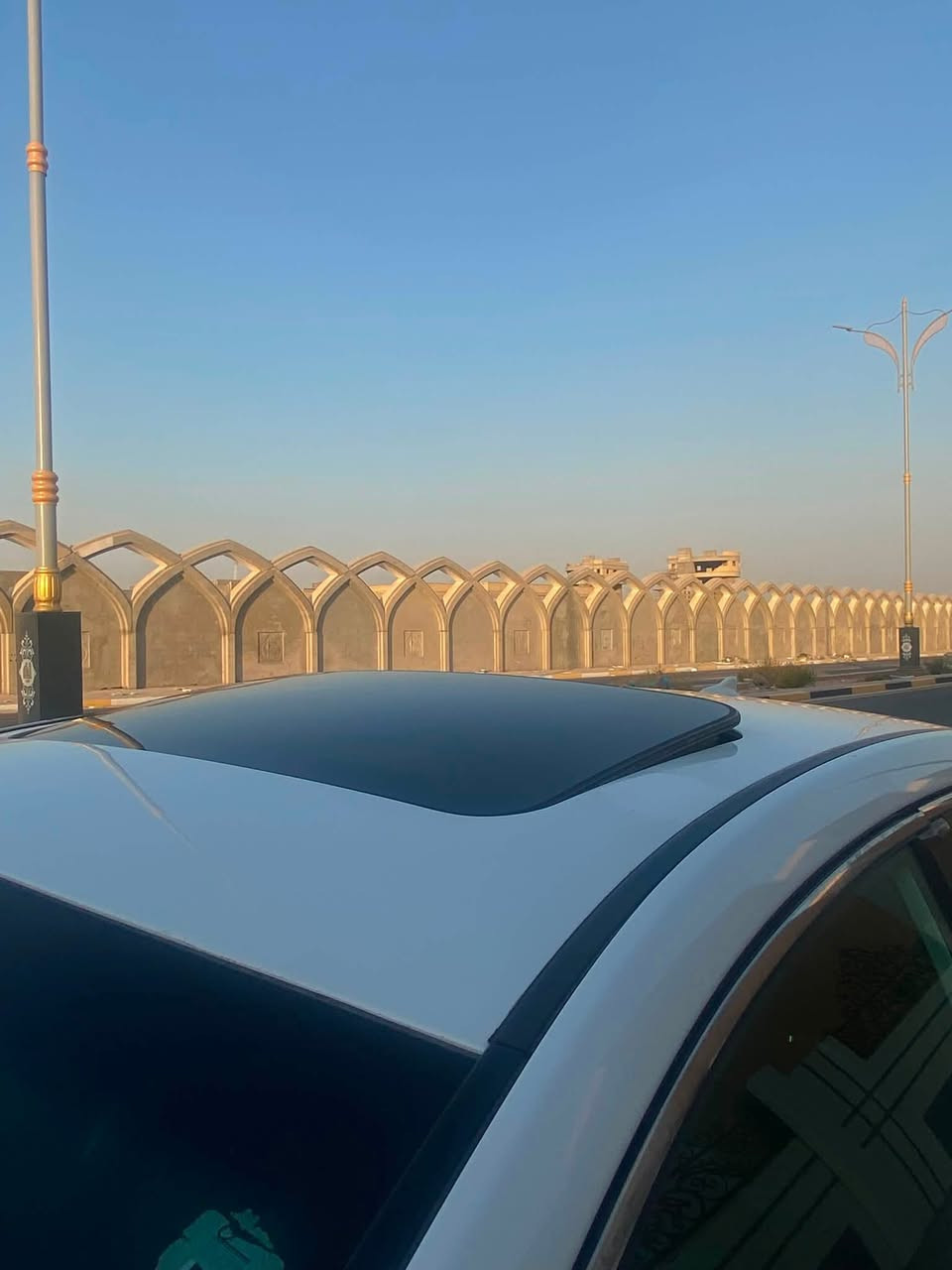سوناتا 18 فول مواصفات سبورت ماشية ب70 ضربتها من امريكا بنيد وجاملغ ونضربت عندي مثل ممبين بصورة نفس مكان ضربتها ومبقي ممصلحة رقمها اربيل صاحبها عربي شوكت متريد يداورلك مكاني كربلاء 
***********
رايدها ب110 وبيها مجال حك الجية
