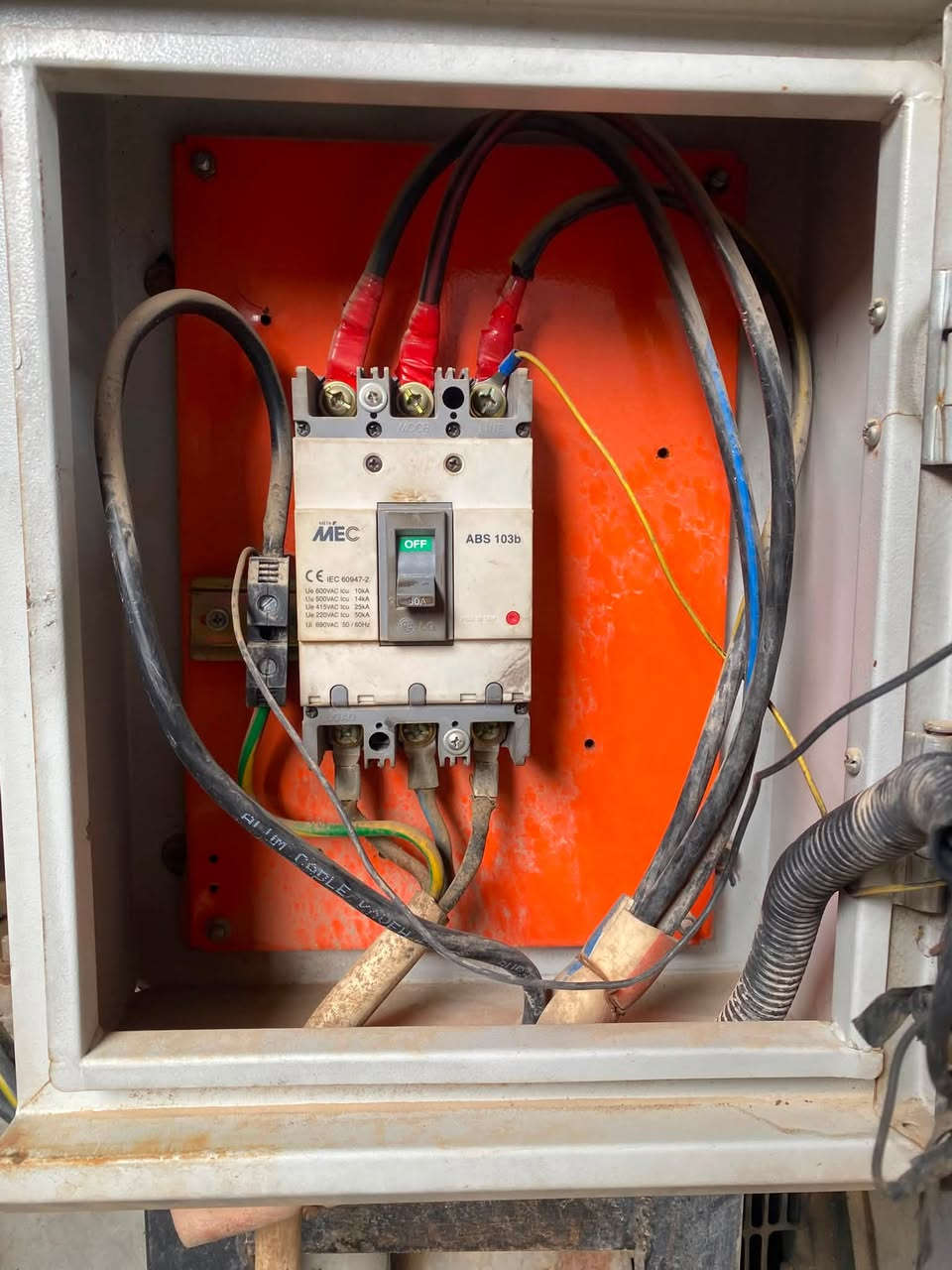مولد دويز
3 بستم 30kv 
الماني ابو الصاروخ 
حلواني مولدة ستامفورد 
بلاد مولد نظيف كلش 

***********
