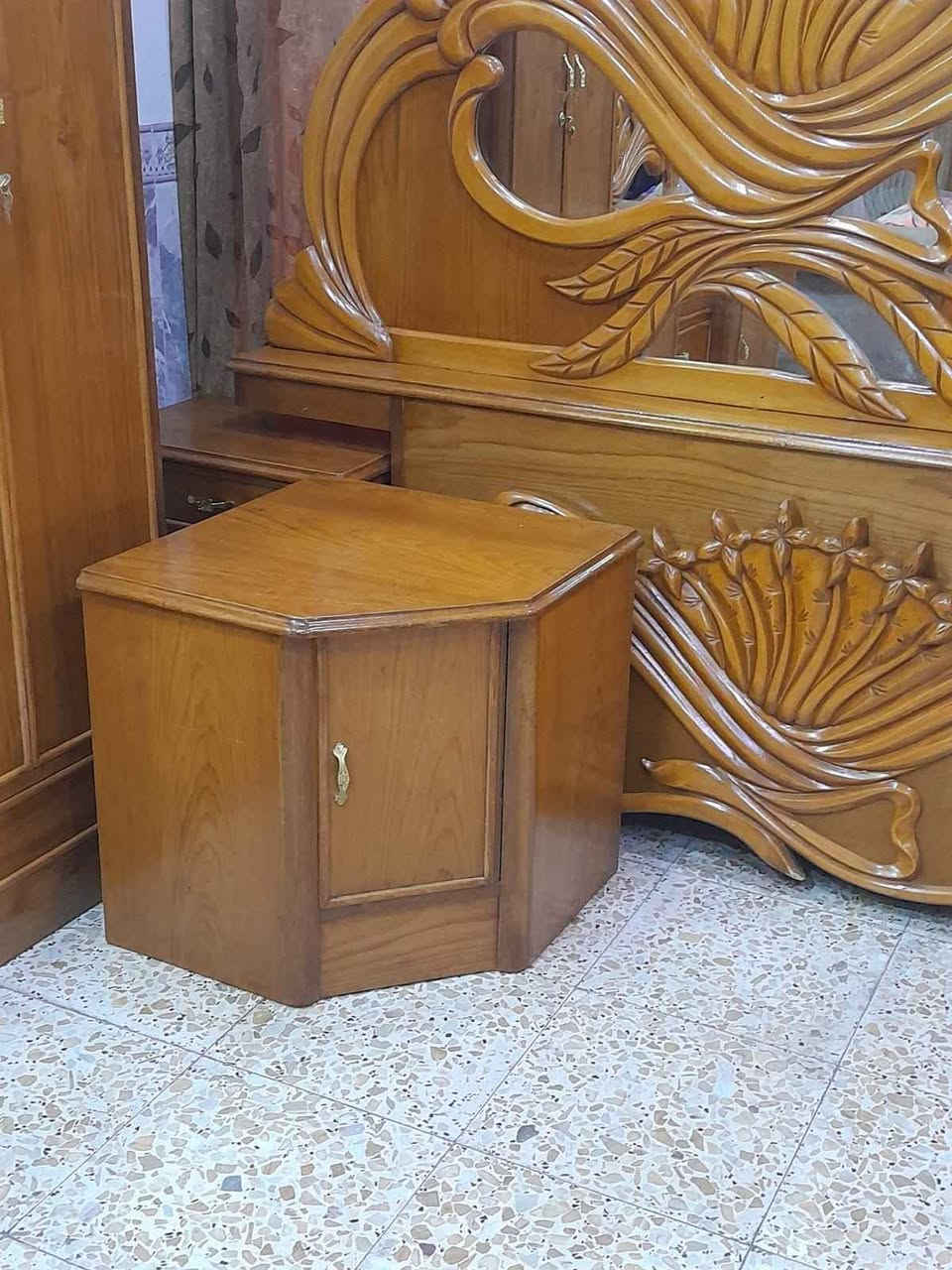 غرفة نوم عراقي • ٦ أبواب • بغداد الكريعات