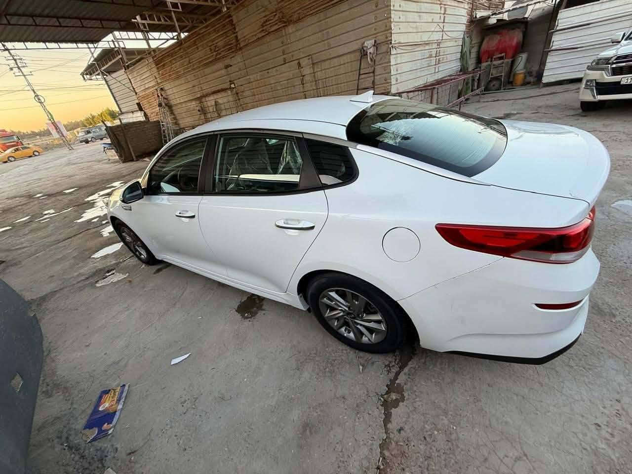 كيا اوبتما  فئه FE وارد امريكي موديل 2019
حلوة مواصفات 
المحرك: 2.4 GDI
تثبيت مسار وتنبيه مغادرة المسار
شاشة كبيرة
 نقاط عمياء
 حساسات خلفية
 كاميرا خلفية
٣ وضعيات قيادة
 لد نهاري
 اشاير بمري 
 تحكمات ستيرن ومثبت سرعة
ماشية 110،000 ميل
الضرر:  واضح كدامك بصور مع سونار 
 السيارة جاهزة ما بيها اي نقص وافحص وين ما يعجبك، 
السعر : 135
مكان السيارة: الحله الطهمازيه 
*********** حلة, بابل
