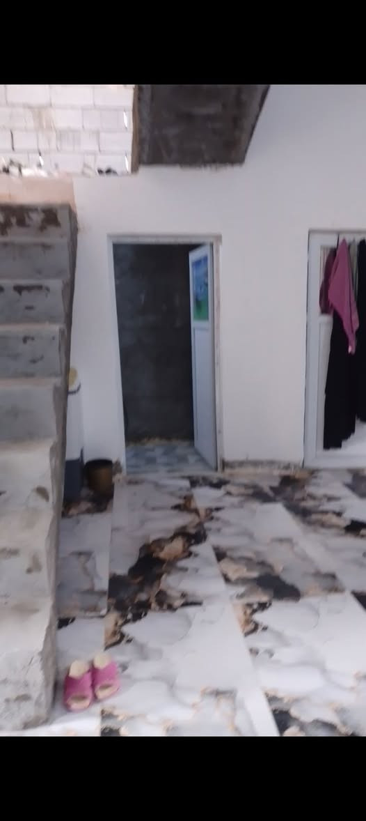 الدار للبيع المساحه 120 متر غرفتين وصاله مطبخ صحيات ولستقبال ماكامل اساس صب لبناء بلوك لسقف عكاده السعر 27 اوبي مجال ***********
