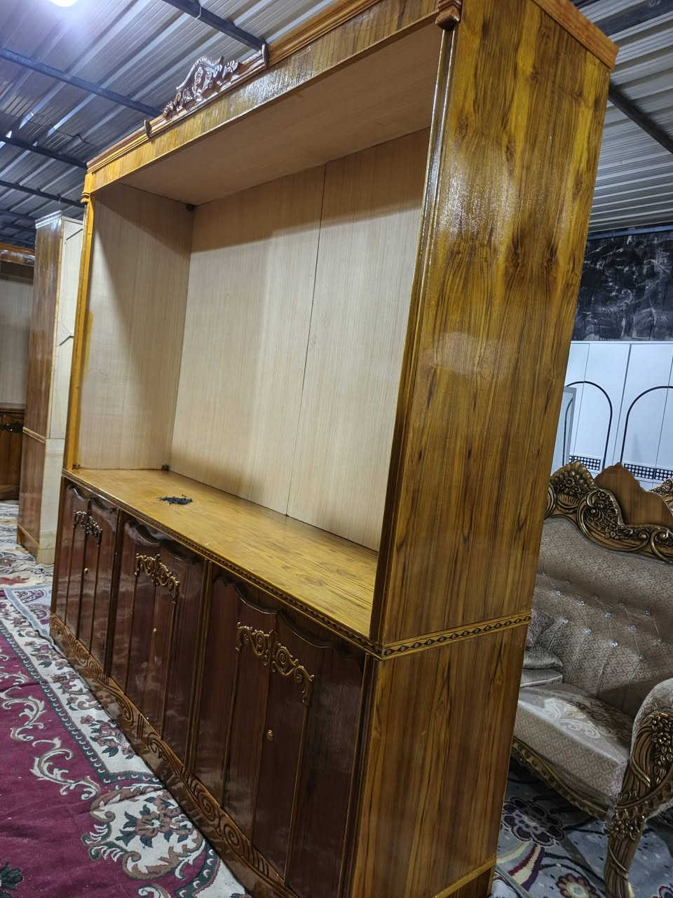 إسلام اعليكم كلشي متوفر في معرض ومزاد الامير ***********
