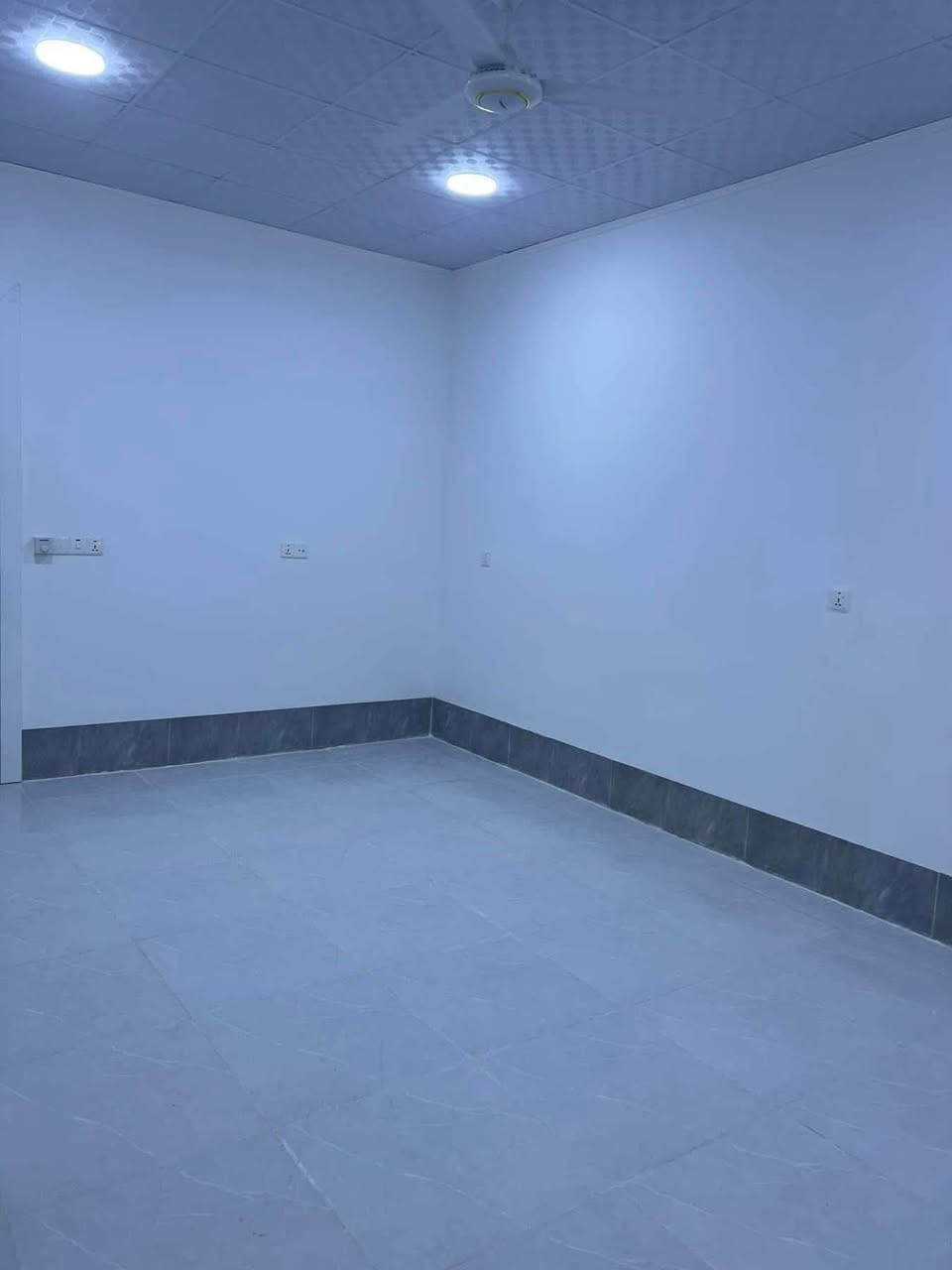 🏘🏘بيت للبيع ديالى خانقين 🏘تولة فروش بصف اسواق فرمان على شارع العريض 
طابو صرف مساحة 150 متر طابقين منعزل درج خارجي 🏘بناء حديث البيت صفر واجهة 7ونص والنزال 20 بناء 2024

طابق الاول 
2 غرفة نوم واستقبال وصالة داخلية ومطبخ حار وبارد ومجمع صحيات داخلي وخارجي ومنورات عدد 2 

علماً طابق الثاني نفس طابق الاول بضبط 
ودرج وباب منعزل 

السعر / 140 مليون بي مجال     

للأستفسار اكثر اتصال بالارقام فقط 

***********
***********

مكتب فريا موفق للعقار
