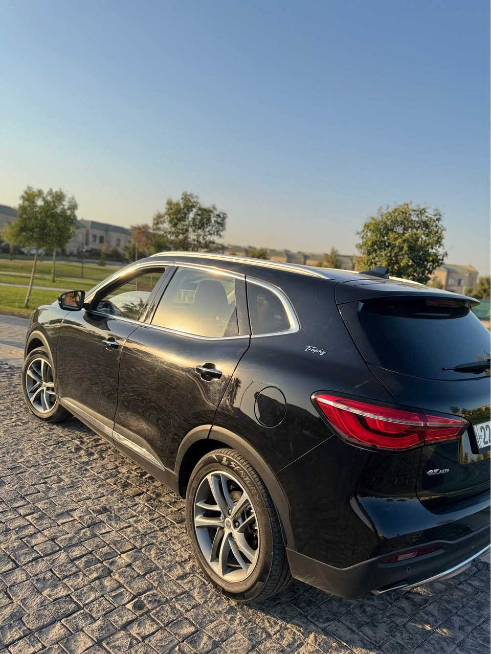 MG-HS-20T
مواسەفات HS
مۆدێل-٢٠٢٢
داخلی-قەیسی 
رۆشتوە136000km 
رەقەم مۆبایل واتس ئەپ -***********
شتەکی کیباروو جوان یەک دەرکە لێدرانی هەیە بەحەستەم ژورێی گرتیە سەحرەکی موناسبوو جوان Singapore
