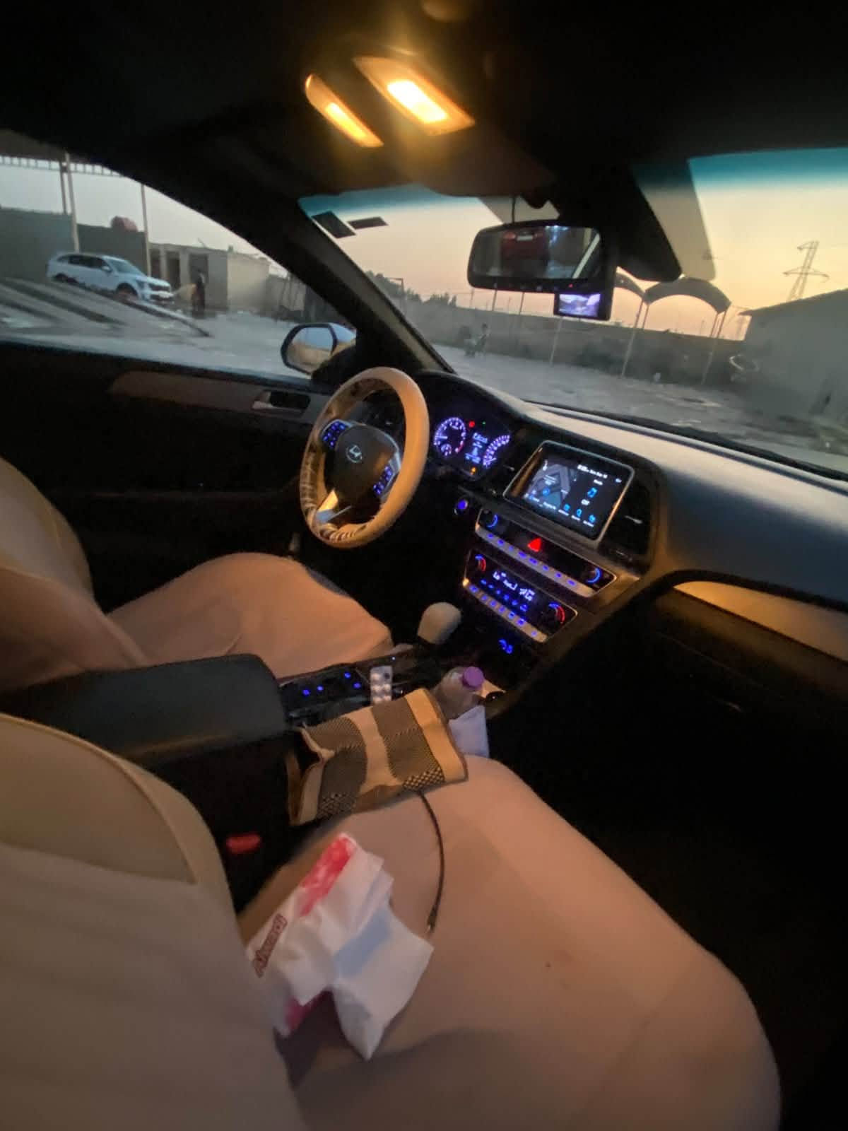 السلام عليكم
سوناتا موديل 2021 كوريه فول موصفات بصمه رقم قادسية بيها صبغ من كوريا ٣قطع المكان ديوانية 
***********
