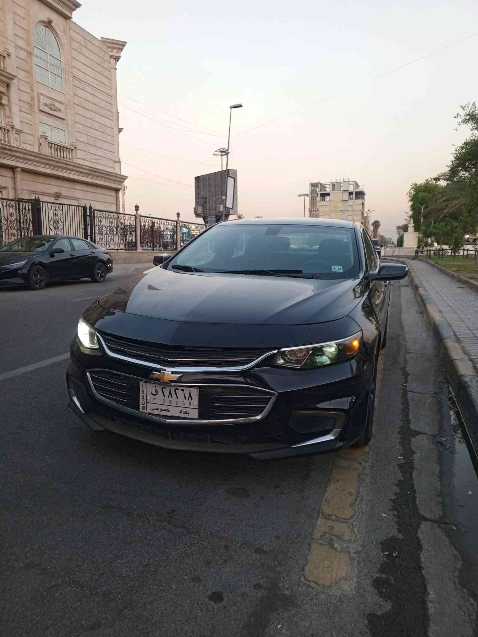 🚘 للبيع — شفروليه ماليبو 2018 | 1.5 تيربو 🚘
🔥 ماليبو 2018 لون أسود — شكل أنيق وحضور قوي 🔥
السيارة نظيفة ومحافظ عليها، ومناسبة للي يريد سيارة مريحة واقتصادية وبنفس الوقت شكلها راقي.
🔹 الموديل: شفروليه ماليبو 2018
🔹 المحرك: 1500 تيربو
🔹 القير: ممتاز
🔹 اللون: أسود
🔹 الممشى: 110,000 كم
🔹 النظافة: تقريباً 90%
🔹 التكييف: بارد
🔹 الحالة العامة: جيدة جداً
🔹 الفحص: السيارة موجودة للفحص والسونار، وكل التفاصيل تبين بالفحص.
💰 السعر: 85 ورقة
💵 أكو مجال بسيط للجادين بعد المعاينة
📞 للاستفسار والتواصل:
***********
العنوان بغداد شارع فلسطين 
⚠️ ملاحظة: السيارة تنباع حسب حالتها وفحصها، والجاد يتفضل يشوفها ويفحصها بنفسه حتى يكون البيع واضح ومريح للطرفين.
