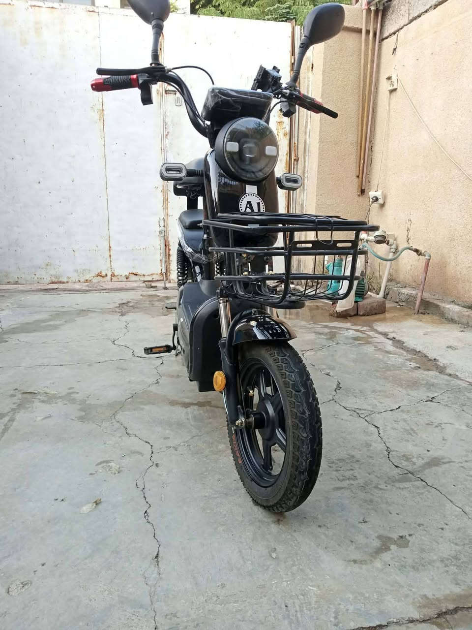 السلام عليكم بايسكل شحن اي عيب مابي بطاريات 4جديده كهربائيات شغاله سويج+بصمه للبيع  ***********واتساب
