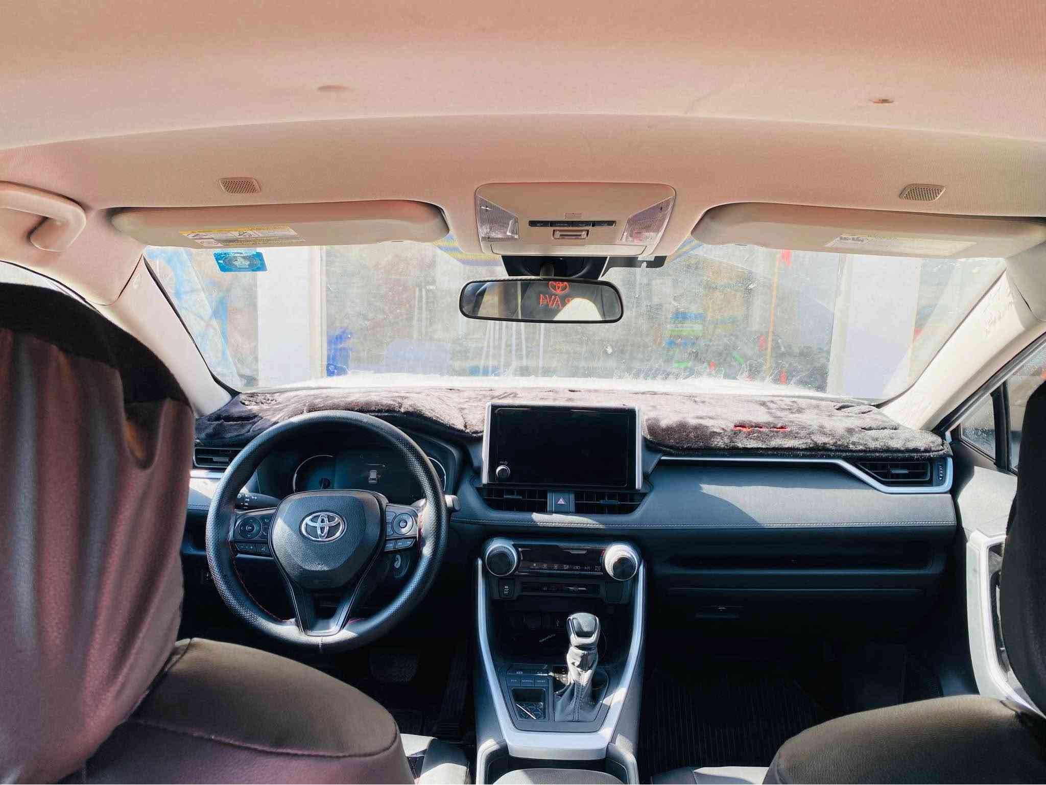 السلام عليكم 
للبيع راف فور بانزين مواصفات LE موديل 2023 ماشي 44 رقم كركوك بسمي تحويل ثاني يوم ضررها جاملق امامي جهة السايق فقط الباقي كلة بالشرط ومكفول مكان السيارة كركوك 
*********** Singapore
