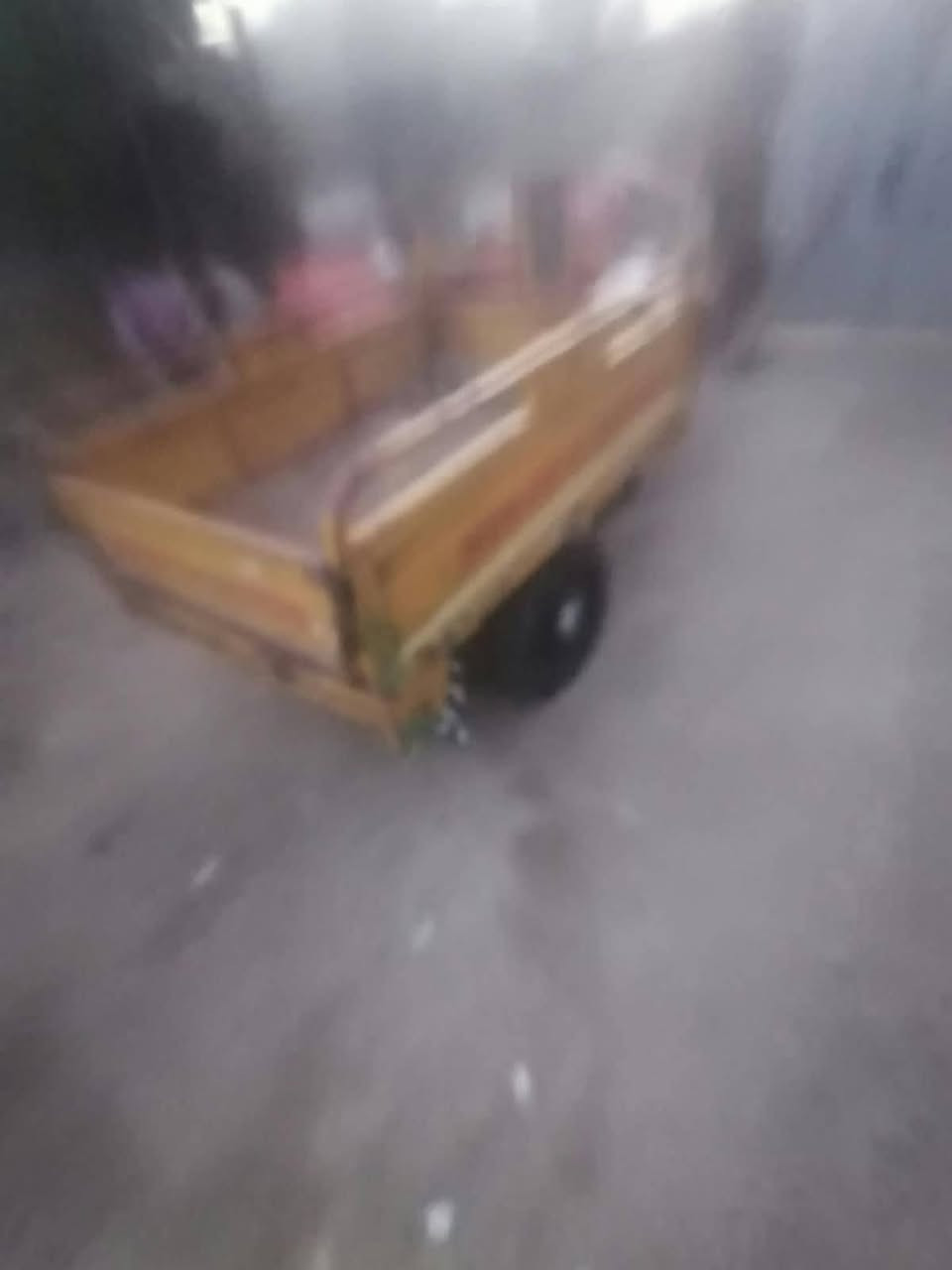 سلام عليكم ستوت للبيع ادوات فر س حلوه نظيفه محرك ما ابيها كهربائيات شغاله ستوته حلوه  بديه نضيف مكان  البصره  ابولخصيب سعر750بيه مجال قليل  ***********
