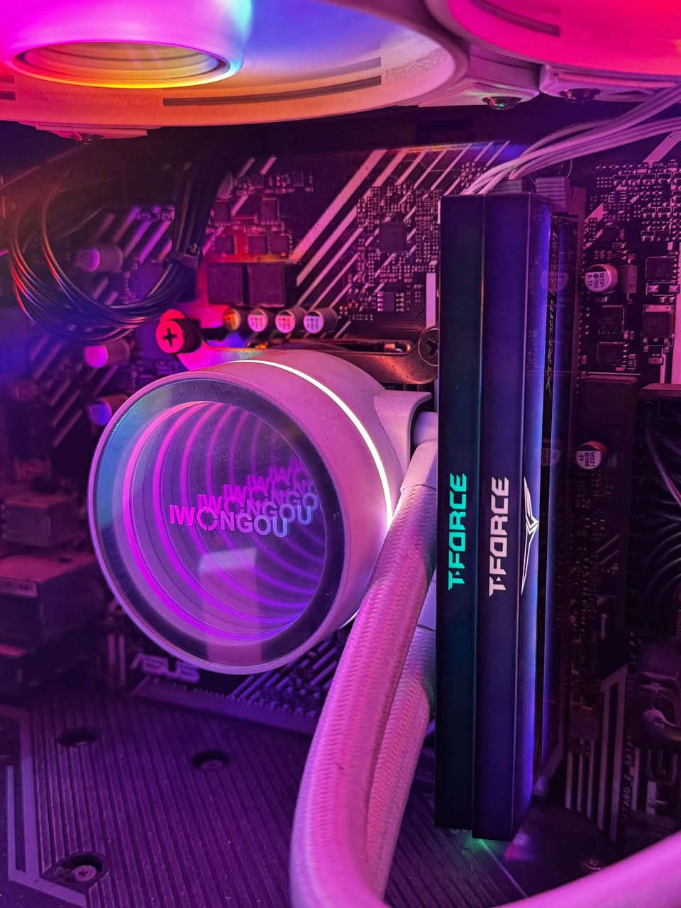 للبيع رامات + مبرد مائي 
Ram ddr4 T-Force rgp 3600  /السعر 155 الف 
Cooler IWONGOU 240mm white / السعر 65 الف 
توصيل ماعندي مكاني حي العامل الجنابات بغداد ***********
