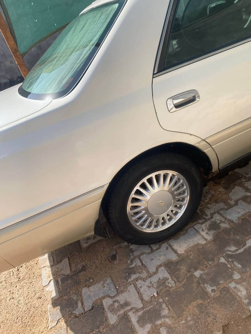 السلام عليكم 
سياره راس الثور نضيفه مديل 96 
العنوان البصره شط العرب سعر 90 التفاصيل ***********
