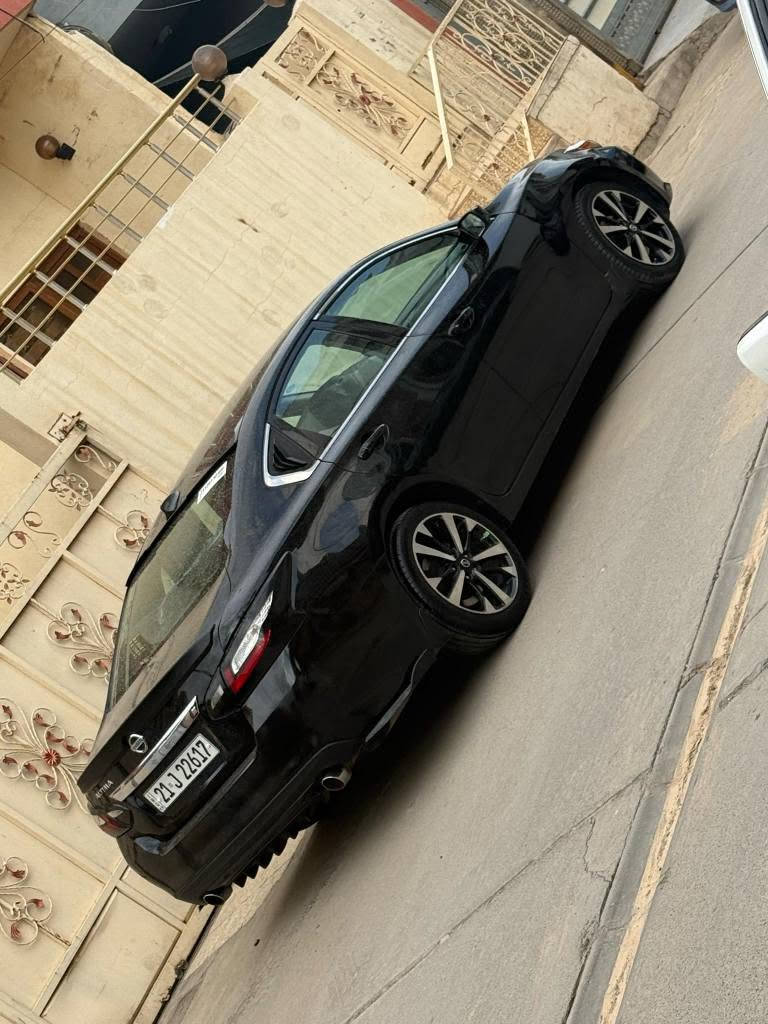 نيسان التيما __ 2016
موصفات __ sv 
ويل بلادي حجم __ 18 
بجم كبس  🚘
 طايرات جديد  🛞
 صدر امامي وخلفي ما بيهم اي عيب  🔩
 كير ومحرك بشرط  ⚙️
غرف سيارة نظيف جدا  💺
ضررها صندق وجاملغ خلفي بدون دواخل ⚒️
سيارة رقم سليمانية شرط التحويل دفتر بنزين بيها 
السعر 115 للتواصل ***********
مكاني كركوك كركوك, العراق
