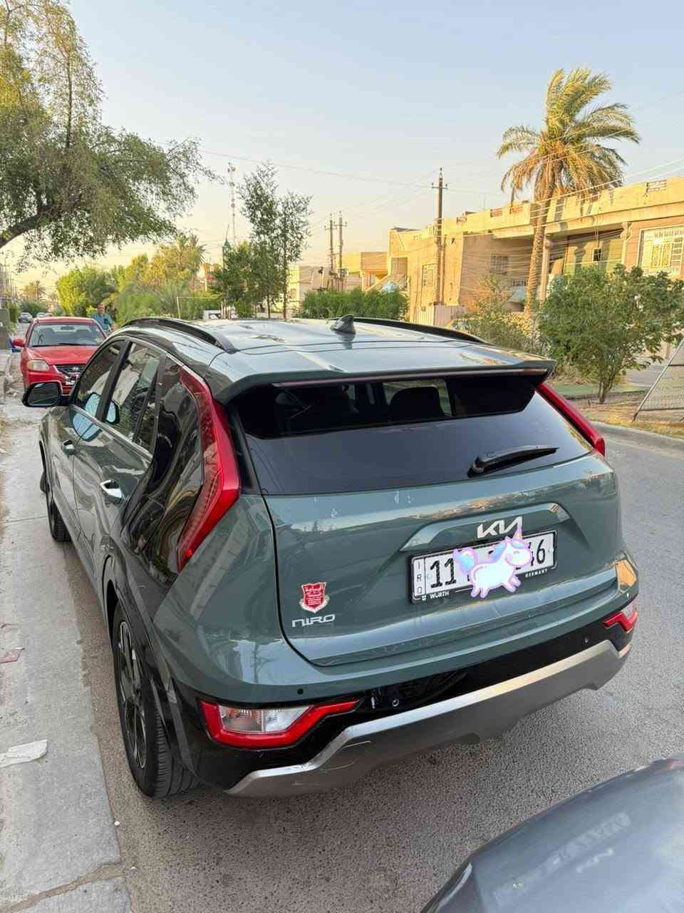 للبيع كيا نيرو هايبرد24 فول مواصفات ماشيه 11 الف ميل بيها خمس قطع صبغ ابيعك صبغ عام. فيها عطل طرمبه كير خارجيه أبيعها ع وضعها وينزل سعر الطرمبه من سعر السياره..تم تنزيل السعرالى110.مكانها اليرموك أو الدوره.‏
‪‏‪***********‬‏‬‏
