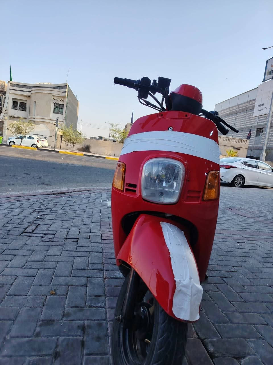 بوليسي للبيع دراجه نضيفه وكامله 650وبيها مجال بسيط لتواصل ***********
