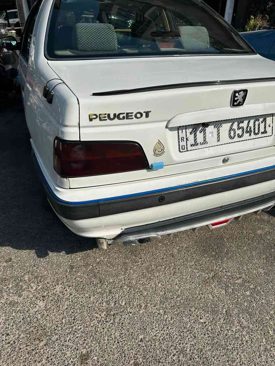 بيجو بارص ٢٠١٧ رقم بغداد سنويه لحد ٣٠٣١ كير اوتوماتيك محرك لا تنقيص ولا تبخير بيهه منظومه غاز  وشاشه وكامره تبريد ثلج كهربائيات كلها شغاله سياره مال بيت بيهه رصعات وبارد موجوده بالتقرير  السعر ٥٤ وبيهه مجال بسيطعنوان حي الجهاد ***********
