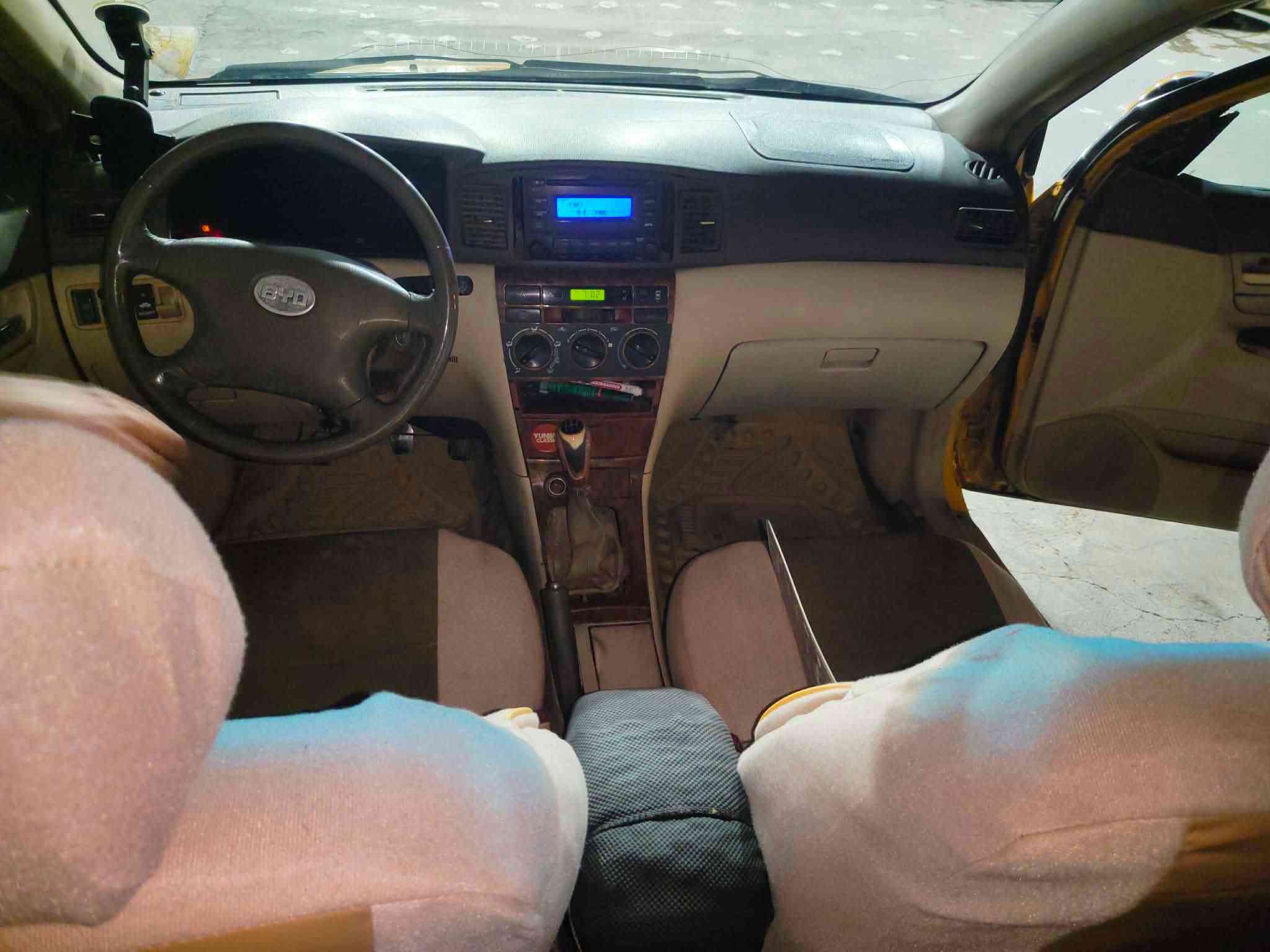 Byd للبيع
الموديل 2011
صبغ جديد نظيفة اقتصادية بالبانزين 
رقم ألماني مشروع وطني 
هيئة 200الف ع المشتري  غرامات صفر 
محرك مستبوشي اصلي مامحورة 
كير شرط سيارة مالرزق
السعر 38$
