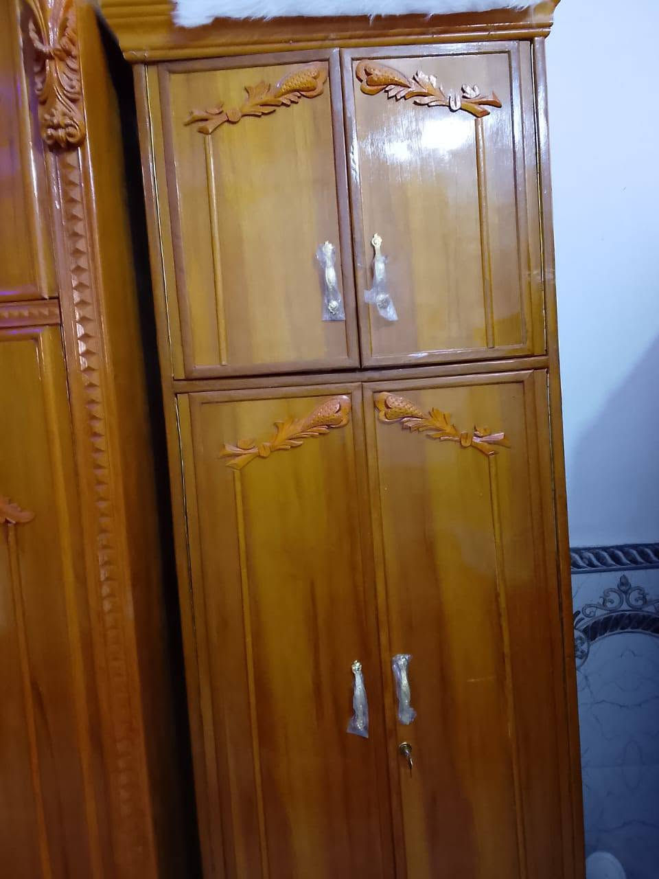 غرفه خشاب كامله للبيع شغل عراقي مستخدم شي قليل مكان الكوت وشراي بخدمته ***********
***********

