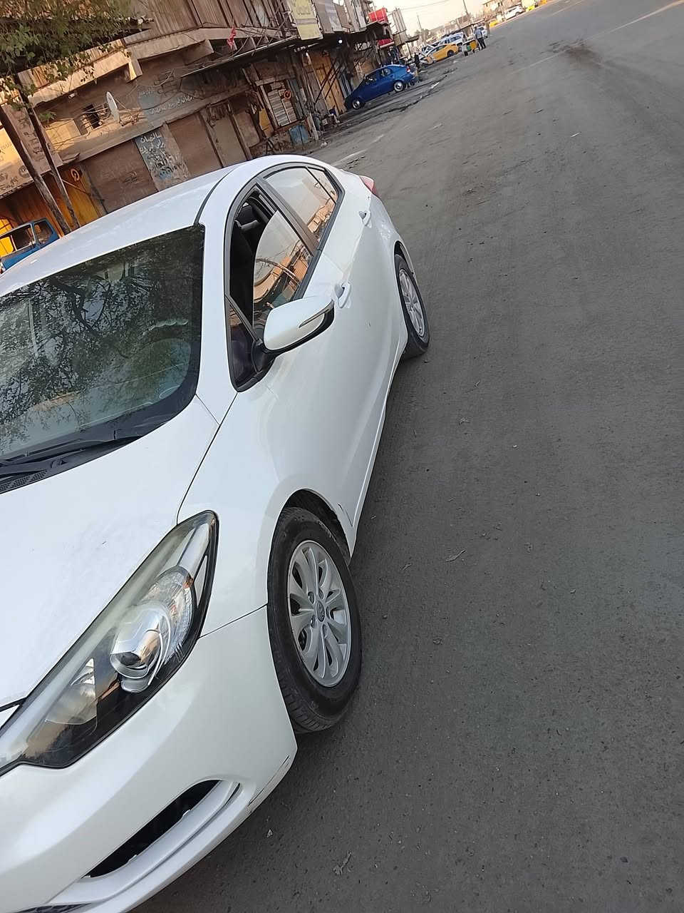 كيا سيراتو موديل 15 خليجي رقم بابل  مكينه 1600 سياره بها  4 قطع صبغ بدون دواخل
جاهزه كير مكينه حداديه تبريد تخم تاير كله جديد  السعر 82وبيه مجال بسيط مكاني بابل رقم الهاتف ***********
