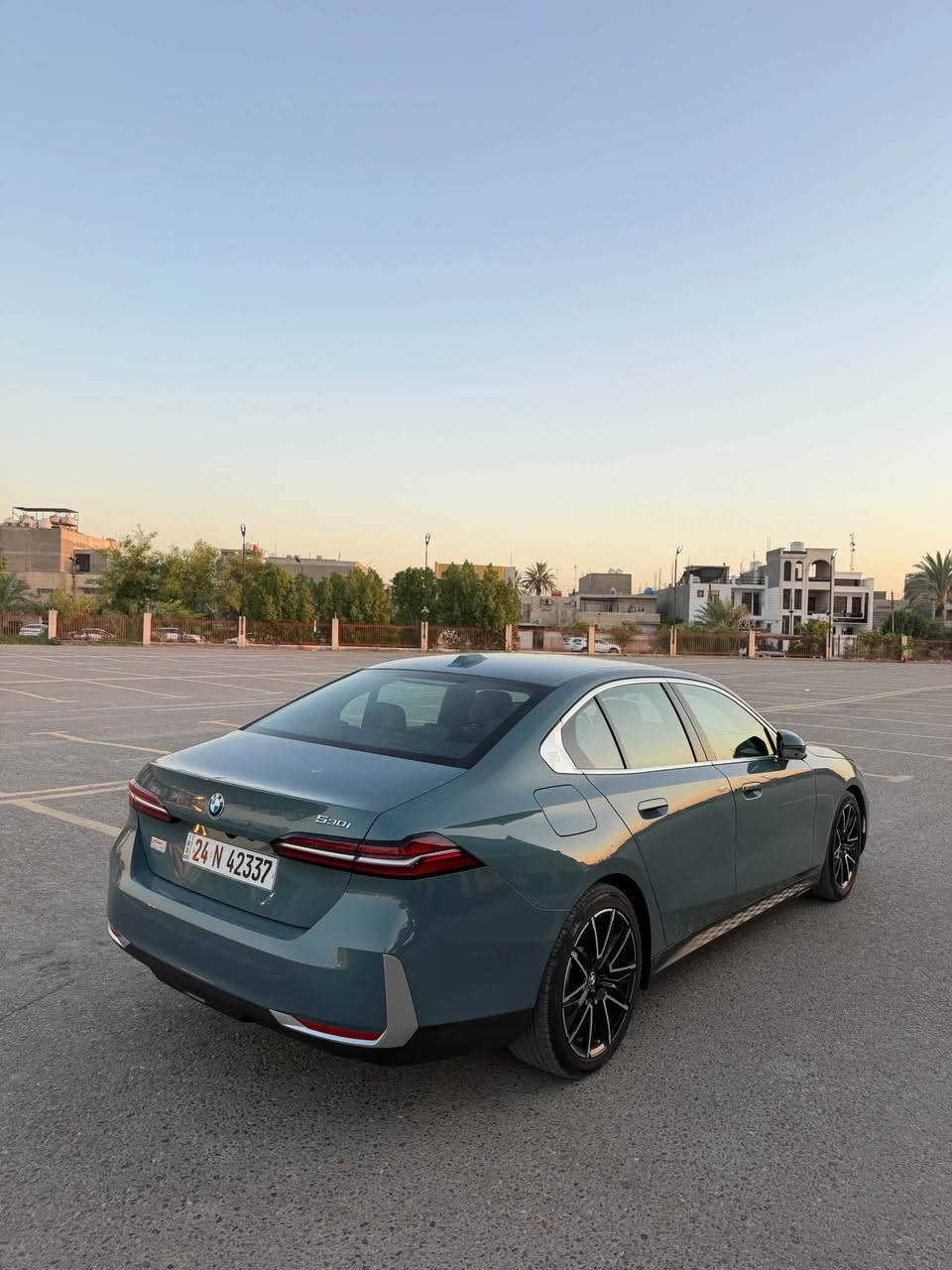 🚘 للبيع BMW 530i
📌 الموديل: 2025
📌 الممشى: 36,000 ميل

⭐ المواصفات:

• داتاشو
• خمس كاميرات 🎥
• فتحة سقف
• داخلية سوداء
‎• بصمة تشغيل وأبواب دخول ذكي
• شاشة  تدعم Apple CarPlay
• مخارج تكييف ذكية
• إنارة داخلية متغيرة
• رادار أمامي وخلفي وجانبي
• حساسات أمامية وخلفية
• كشنات جلد مع تدفئة وتدفئة ستيرن
• خزن ميموري
• نظام صوت Harman Kardon
• ستيرن كهربائي
• شحن لاسلكي
• Drive Mode 7
• مرايا شفط، قلاب، ونقطة عمياء
• إنارة ترحيبية
• قفل وفتح عند الاقتراب
• جنطة كهربائية — تفتح بالقدم 👟

✅ السيارة كلين وكفالة عامة
‏‭***********‬ 
السعر 455$
