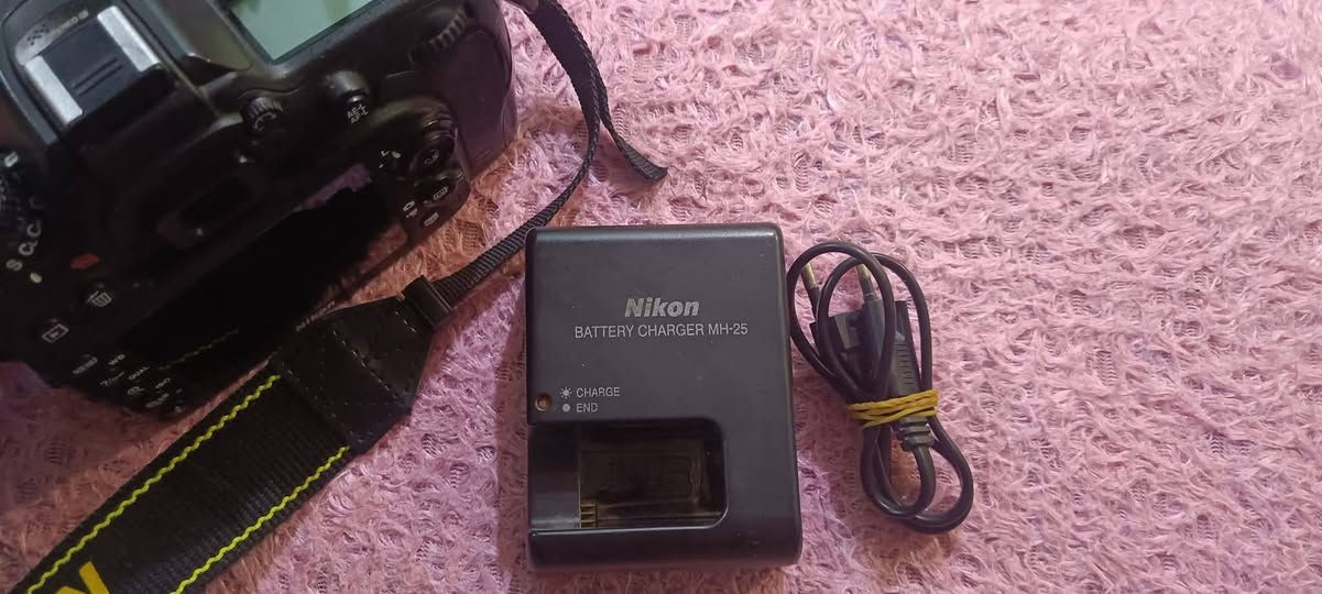 D7100 للبيع
***********
