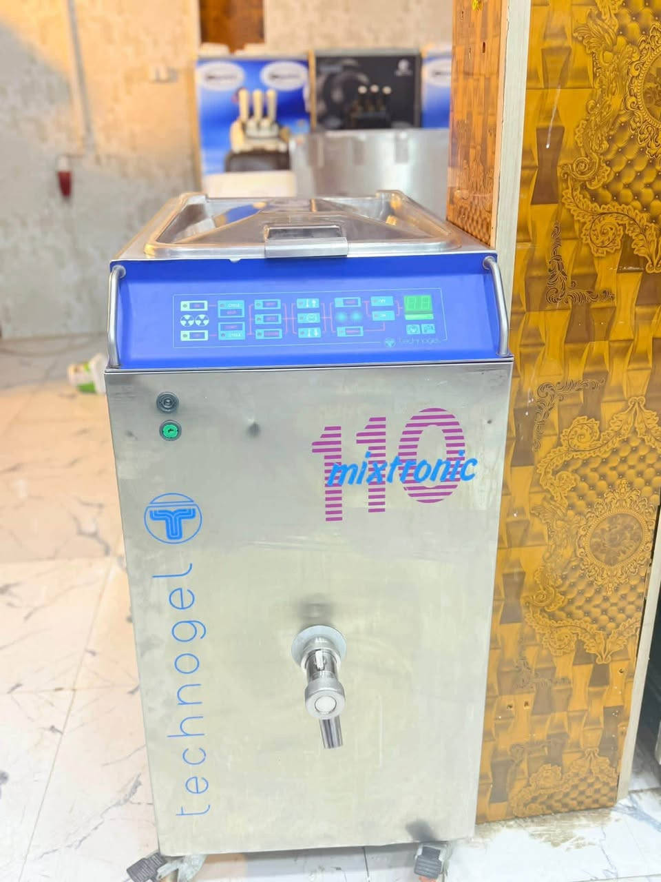 بستره تكنوجيل ايطالي
110لتر 
حار بارد 
سرعتين جاروشه 
مستخدمه نضيفه جدا
تبريد ماء +هواء 
3فيز
بلاديه ع وضع الشركه 

السعر والتفاصيل مراسلة الصفحه 
او الاتصال على الرقم ***********
العنوان البصره
