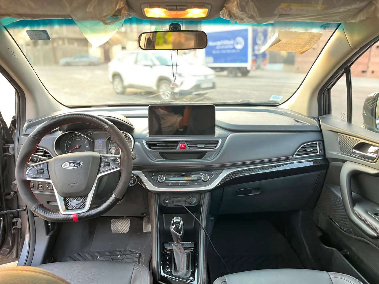 للبيع JAC JS3 موديل 2024
* محرك 1.6 لتر 

* ناقل حركة CVT أوتوماتيك

* قوة 109 حصان

* دفع أمامي

* الويل 16 إنج

* شاشة لمس ( كاربلي-اندرويد اوتو)

* كامرة خلفية

* حساسات

* مرايا كهربائية

* كروز كنترول

* فتحة سقف 

* 5 ركاب

* تشغيل بصمة 

* بصمة ابواب ( باب السائق فقط)

وباقي المواصفات معروفة

* بعدها بضمان الشركة

بيها رصعة صغيرة بالباب الخلفي فقط 

ماشية 24 الف 

للتواصل 

***********

وبالخاص هم موجود

السعر 105 

مكانها بغداد الغزالية

نص مكتوب في الصور:
- @S7SJ