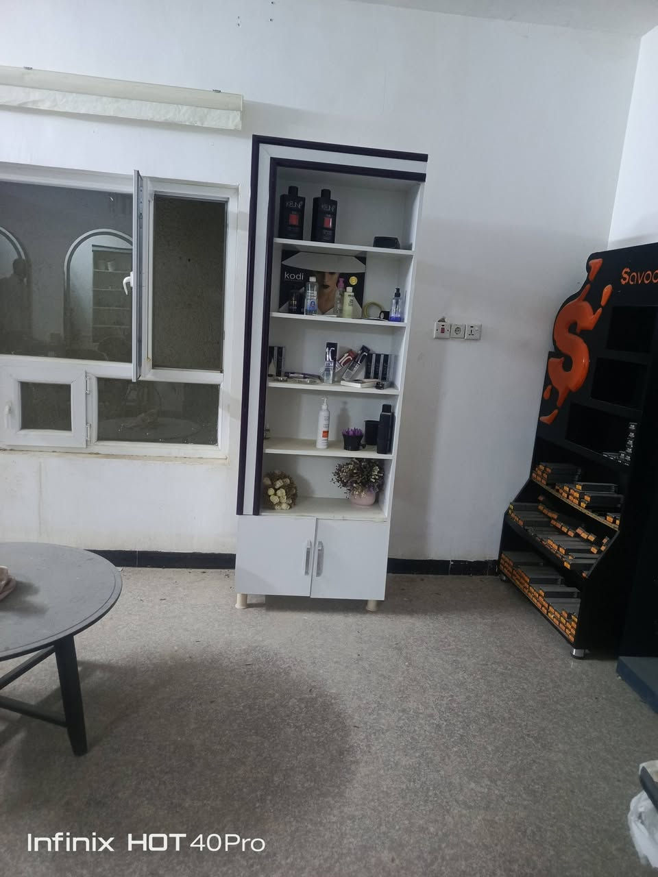 غراض صالون للبيع  جدد المكان تكريت حي جامعه ‏‪***********‬‏

نص مكتوب في الصور:
- Infinix HOT 40Pro