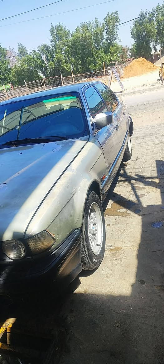 للبيع: BMW 735
​المحرك والكير: شرط النظافة والفحص التام.
​الصدر (الحدادية): أمامي وخلفي جديد بالكامل.
​التلبيس: تخم تاير مع ويل جديد.
​المواصفات: تبريد شغال بوضع ممتاز، لايت زنون.
​الرقم: أنبار دولي.
​ملاحظة: السيارة توني مداورها (جاهزة تماماً)، تاخذها وتشغل وتتوكل، بلا أي هزة أو نقص.
​السعر: 45 (بيها مجال للجادين).
​المكان: النجف الأشرف.
​للاتصال والاستفسار (متوفر واتساب): ***********
