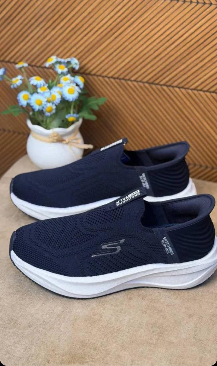 سلام عليكم شباب (جمله جمله فقط) 
سكجر(SKACORS MAX CUSHIONING) 
اعلى كوالتي بسوك  قاعده بوست طبي ١٠٠ بال١٠٠
سوبر ماستر فيتنامي وزن ريشه 
 قياسات ستندر ٤١ الى ٤٥ 
الكارتون عدد ١٨ قطعه سعر الكارتون ٣٠٠ الف واصل 
تطلع عليك القطعه ١٦ الف علماً سعره بسوك شورجه او الغريري ب٢٠ الف  اني ابيعلك جوه سعره ب٥٠ الف وكثر  للطلب والاستفسار *********** واتساب 

شباب ملاحظه الكميه قليله ٤ كراتين فقط اذا تاخذهن شلعه احسبلك الكارتون ٢٧٥ الف واصل
