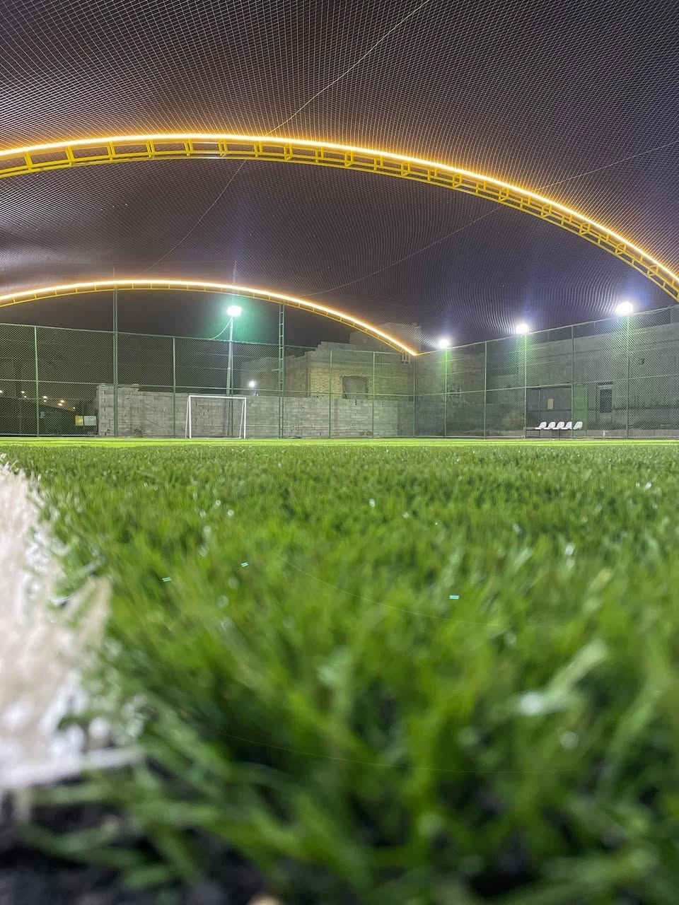 ملعب سدادسي قابل التكبير الى سباعي حسب مساحه قطعه الأرض للبيع الملعب فقط ونقل الى مكان آخر الملعب جديد جدا مع ضمان العشب درجه اولى بسعر مناسب جدا او مراوس بسياره حديثه حسب القناعه العنوان الرماديتواصل *********** اتصال أو واتساب
