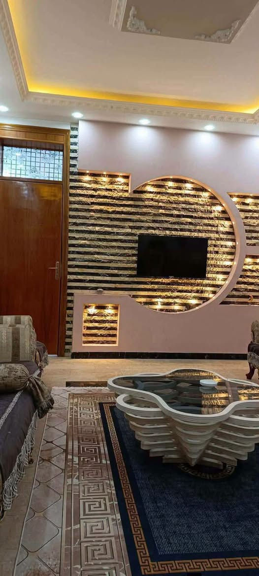 السلام عليكم
بيت طابو زراعي سند 25 للبيع المساحه 220متر يحتوي 

على غرفتين نوم وصاله وأستقبال ومطبخ وصحيات 

داخليه وخارجيه ومنور خلف البيت ومنور بجانب البيت 

العنوان طويريج خلف أبو هاشم منطقة الهنداوي 

البيت جديد   للأستفسار 

***********

***********   تابع الصفحه ليصلك كل ما هوه جديد

