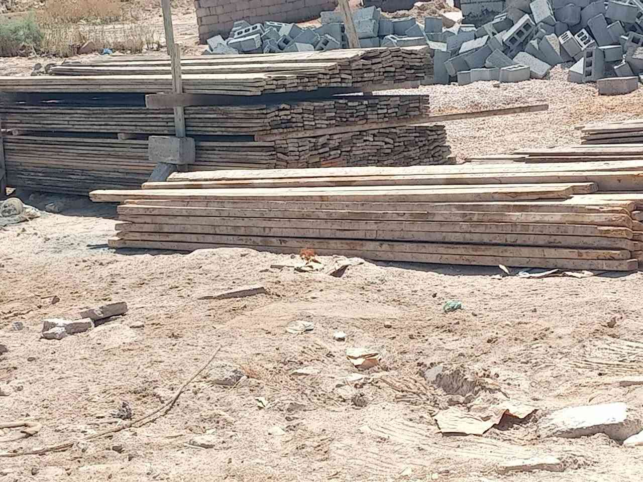 قالب خشب للبيع يدك ميتين متر ينباع تريده شلع تريدبس لوح حسب رغبتك العنوان  كربلاء ***********

