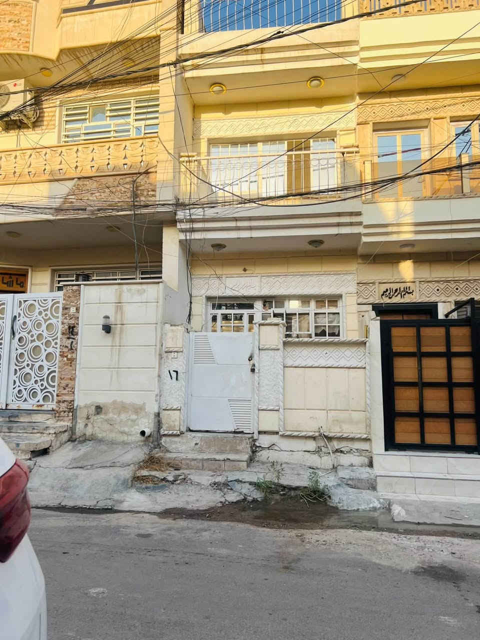 دار للبيع 
المساحه 45 واقع حال 53 م
يحتوي على 

الطابق الاول غرفه نوم +صاله +مطبخ +خدمات 

الطابق الثاني غرفتين نوم  

عنوان العقار 

حي القاهره /حي المعلمين

-----------------------------------------------

الباسم للعقار حي القاهرة / الشماسية / مجاور منفذ جوهرة لبنان

***********

***********
