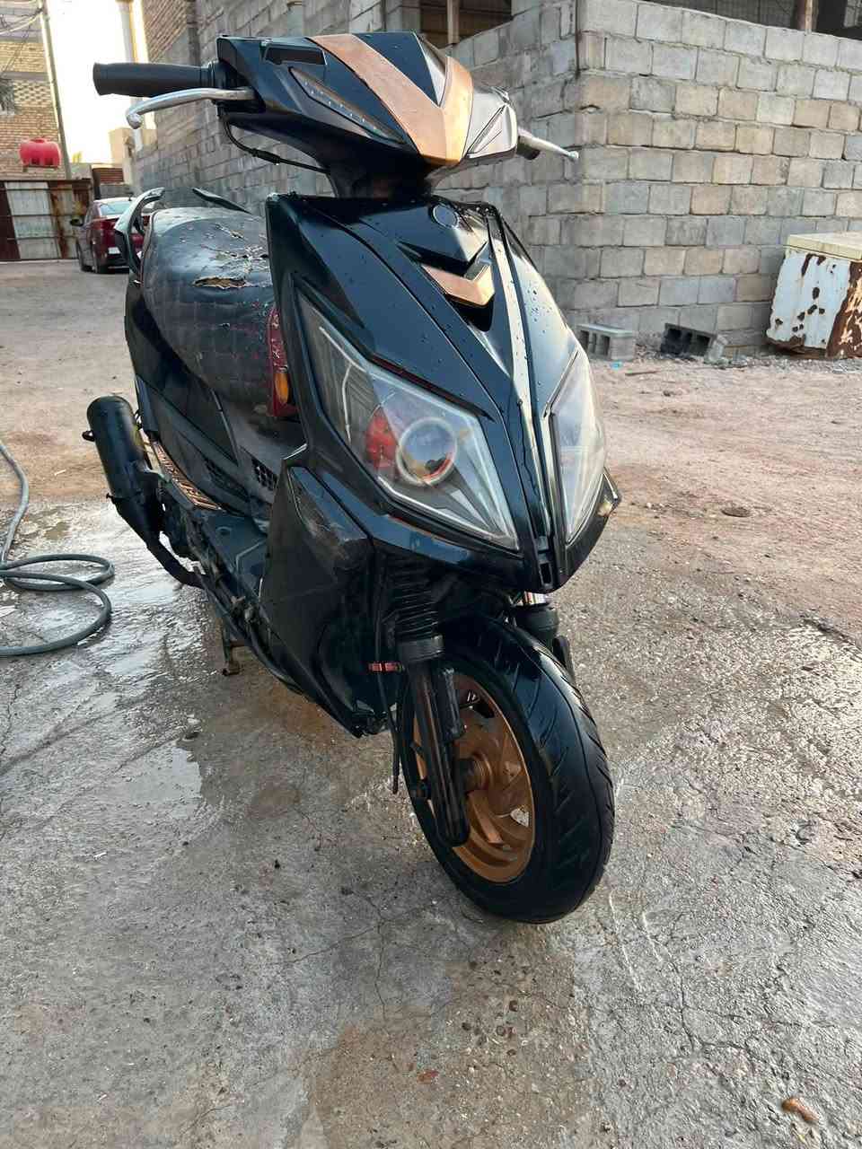 دراجه للبيع دراجه حلوه مشي معدل الدراجه أوقات دخن أوقات لا اكو بيهم كالو نوزل يرادله تنضيف واكو بيهم كالو بانزين تعبان الدراجه عوزه واير عداد وكلوبات امامية الجوه بس وشيال الي كاض الكروز بس سعره 500وبيه مجال مكان البصره المطيحة للاستفسار ***********

