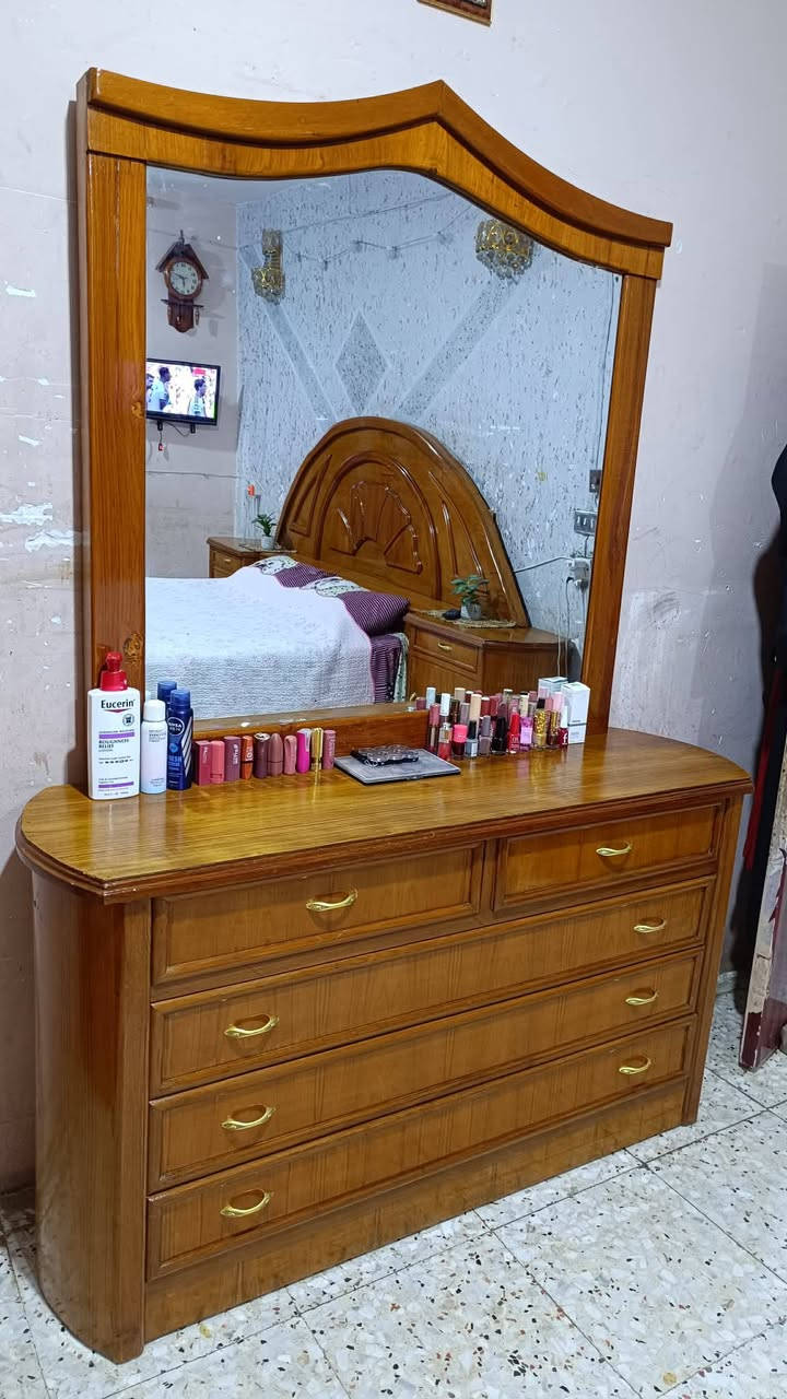 غرفه تسكام صاج داخل وخارج ام السته طابقين ظهر جرجوبه صاج بورمي نقش ودنگ 6ملم داخل وخارج مابيه اي ضرر النوع الثقيل السعر مليون و100 وبيه مجال مكاني محاويل للاتصال ع الرقم ***********
