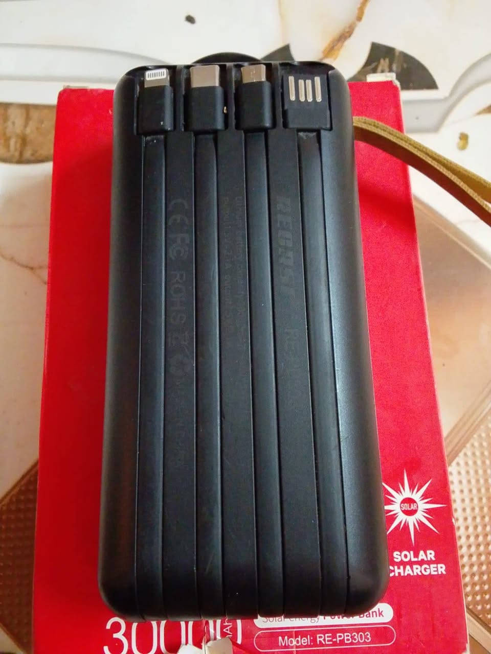 🔋 باور بانك شمسي 30000mAh الاصلي 🔋

الموديل العالمي RECRSI RE-PB303
✅ سعة حقيقية 30000 - يشحن موبايلك 4 الى 6 مرات
✅ شاشة ديجيتال تبين شكد بيه شحن
✅ شحن سريع بمنفذين USB + Type-C
✅ ميزة الشحن بالطاقة الشمسية للطوارئ والسفرات والتخييم
✅ بيه لايت قوي كلش مفيد بالليل
✅ جديد بالكرتون - نفس الصورة بالضبط

💰 السعر: 35 الف دينار فقط
📍 المكان: النجف
🚚 يوجد توصيل

الحجز على الخاص او واتساب
*********** النجف, العراق
