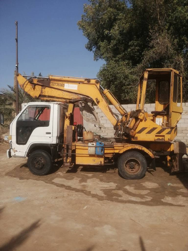 حفارة ازوزه رقم بغداد انشائيه
موديل 1991

محرك ينقص

سنويه منتهيه2019

السعر 70
***********
مكاني بصرة قضاء المدينه
