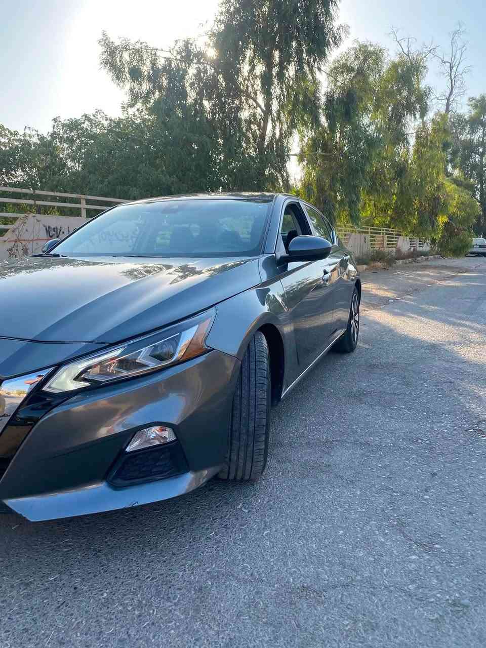 سلام عليكم
نيسان التيما
موديل/2022 
سعر /158 بي مجال ان شاء الله 
مواصفات/SV 
مواصفات sv معروفة كشن سائق كهربائي ونظام كاربلي وشاشة وحساسات 
ورادارات وتوقف ذاتي هو بعد مواصفاتها معروفة 
لون سيارة/ نفطي 
سيارة ماشية /90 الف كيلومتر 
ضرر سيارة واضح بصورة 
سيارة بيها قطعتين تبديل بيلادي نفس لون 
وقطعة ونص صبغ
اخوان سيارة كدامكم
مابي لا دواخل ولا شواصي 
ايرباك استيرن وبردة 
مكاني كركوك 
سيارة مرقمة اربيل 
رقم هاتف/ ***********
